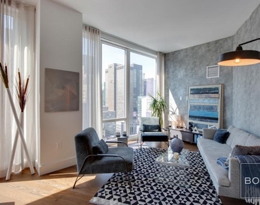 East 44th Street - Photo Thumbnail 1