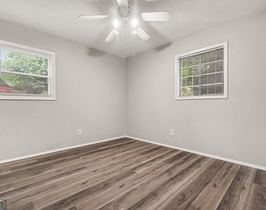 1315 Pineglen Drive - Photo Thumbnail 8