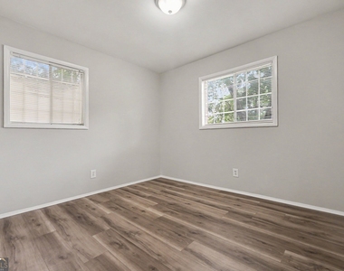 1315 Pineglen Drive - Photo Thumbnail 11