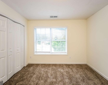 805 Lewis Ridge Circle - Photo Thumbnail 5