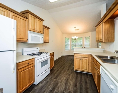 805 Lewis Ridge Circle - Photo Thumbnail 1