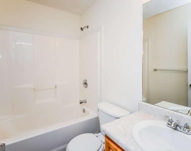 805 Lewis Ridge Circle - Photo Thumbnail 11