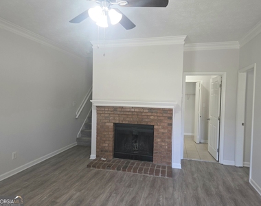 893 Ne Park Place - Photo Thumbnail 3