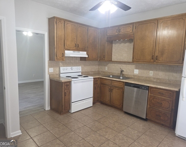 893 Ne Park Place - Photo Thumbnail 2