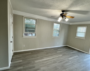 1865 Vicki Lane Se - Photo Thumbnail 7