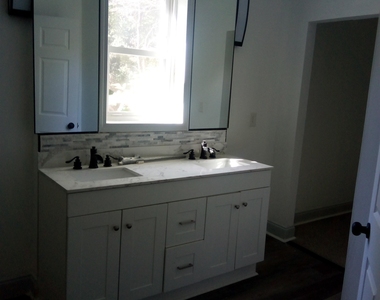 1511 Mims Street Sw - Photo Thumbnail 4