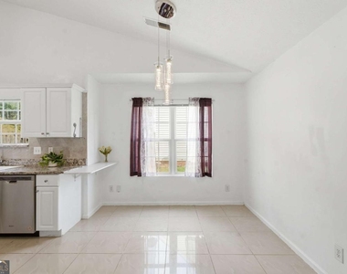 575 Chandon Way - Photo Thumbnail 9
