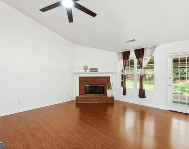 575 Chandon Way - Photo Thumbnail 3