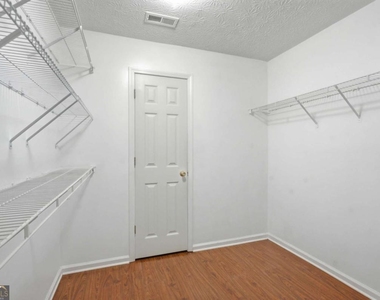 575 Chandon Way - Photo Thumbnail 23