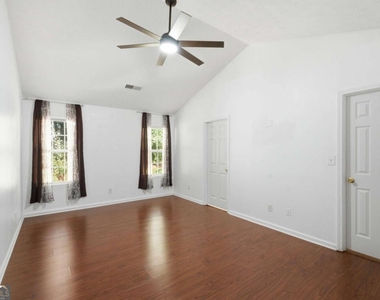 575 Chandon Way - Photo Thumbnail 18