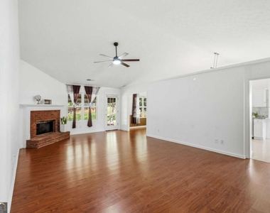 575 Chandon Way - Photo Thumbnail 2