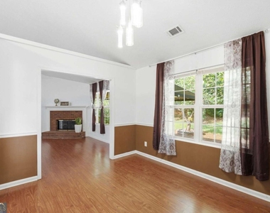 575 Chandon Way - Photo Thumbnail 5