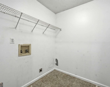 575 Chandon Way - Photo Thumbnail 24