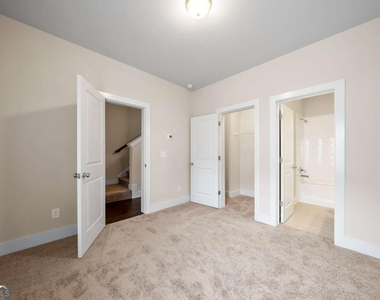 3761 Oxford Circle - Photo Thumbnail 18