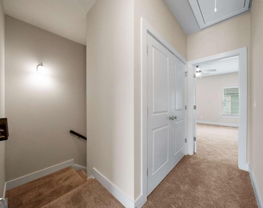 3761 Oxford Circle - Photo Thumbnail 9
