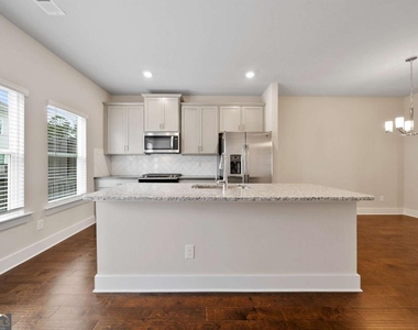 3761 Oxford Circle - Photo Thumbnail 5