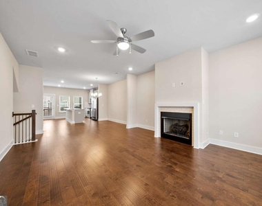 3761 Oxford Circle - Photo Thumbnail 1