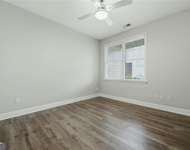 319 Creekbank Way Se - Photo Thumbnail 31