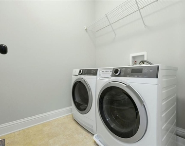 319 Creekbank Way Se - Photo Thumbnail 21