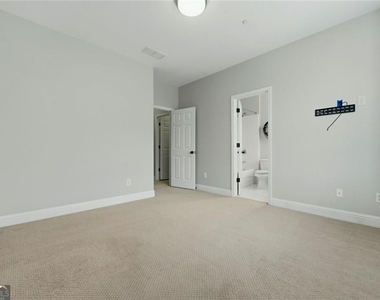 319 Creekbank Way Se - Photo Thumbnail 18