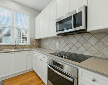 319 Creekbank Way Se - Photo Thumbnail 7