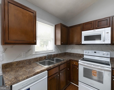 16 Huntcliff Drive - Photo Thumbnail 10