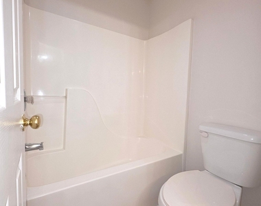 4691 Highpoint Lane - Photo Thumbnail 20