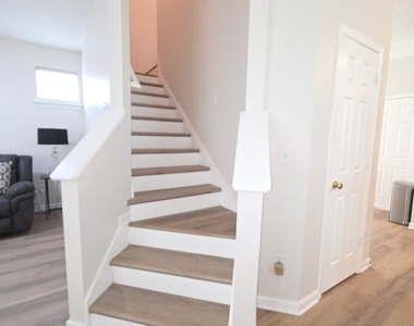 4691 Highpoint Lane - Photo Thumbnail 11