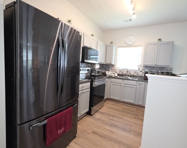 4691 Highpoint Lane - Photo Thumbnail 8