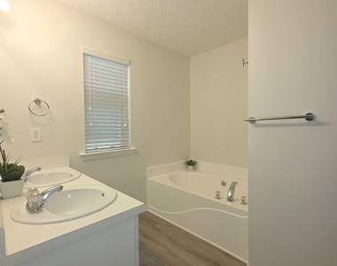4691 Highpoint Lane - Photo Thumbnail 15