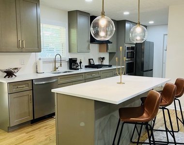 2720 Princeton Lane - Photo Thumbnail 3