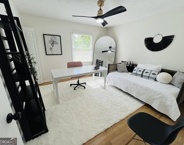 2720 Princeton Lane - Photo Thumbnail 9