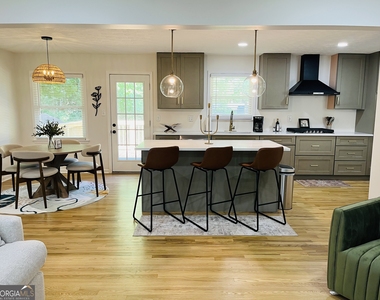 2720 Princeton Lane - Photo Thumbnail 2
