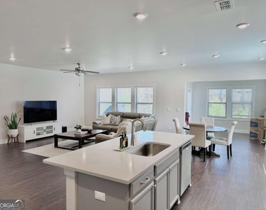 3075 Summerpoint Crossing - Photo Thumbnail 3