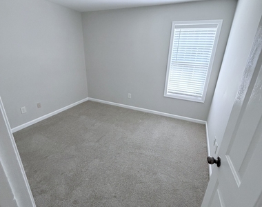 3816 Landing Terrace - Photo Thumbnail 17