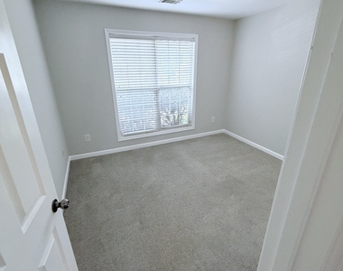 3816 Landing Terrace - Photo Thumbnail 20