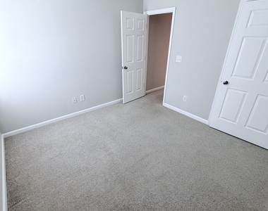 3816 Landing Terrace - Photo Thumbnail 18
