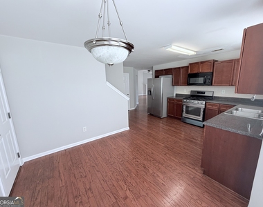 3816 Landing Terrace - Photo Thumbnail 9