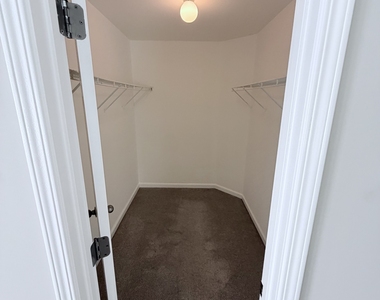 3816 Landing Terrace - Photo Thumbnail 16