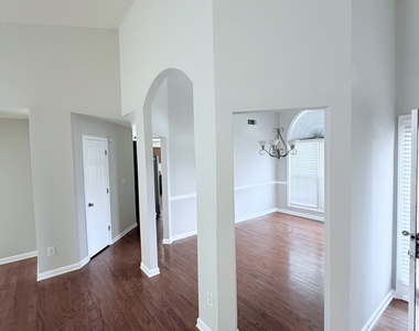 3816 Landing Terrace - Photo Thumbnail 4