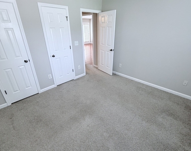 3816 Landing Terrace - Photo Thumbnail 21