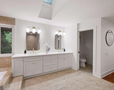4198 Lake Rill Court - Photo Thumbnail 23