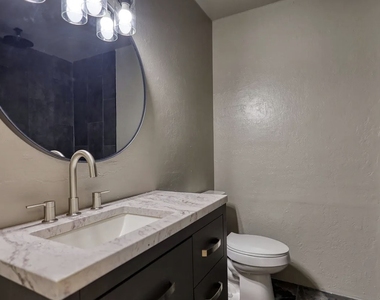2111 Highland Club Drive Se - Photo Thumbnail 18
