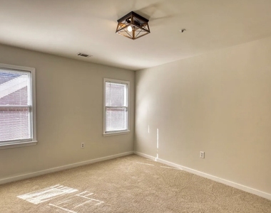 2111 Highland Club Drive Se - Photo Thumbnail 17