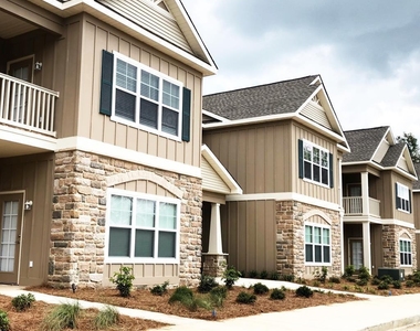 75 Woodlawn Drive - Photo Thumbnail 2