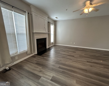 226 Regent Square - Photo Thumbnail 2