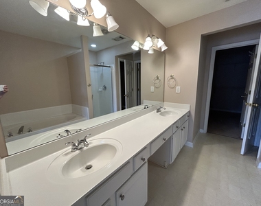 226 Regent Square - Photo Thumbnail 10