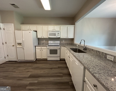 226 Regent Square - Photo Thumbnail 3