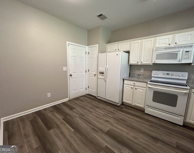 226 Regent Square - Photo Thumbnail 4