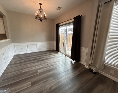 226 Regent Square - Photo Thumbnail 5